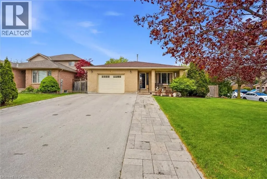 18 Anne Court Grimsby ON L3M 5B4
