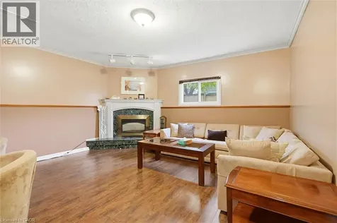 18 Anne Court Grimsby ON L3M 5B4