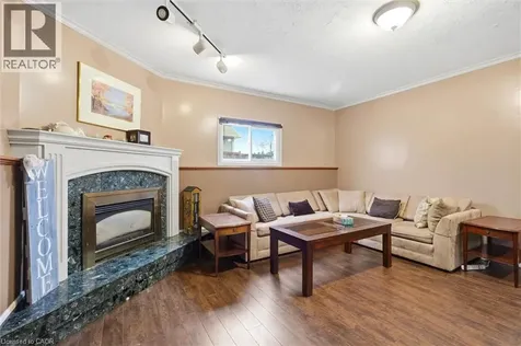18 Anne Court Grimsby ON L3M 5B4