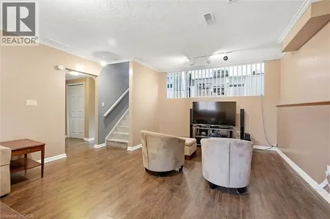 18 Anne Court Grimsby ON L3M 5B4