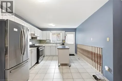 18 Anne Court Grimsby ON L3M 5B4