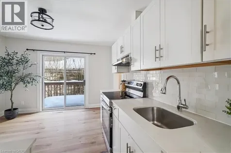 135 Deane Avenue Oakville ON L6K 1N2