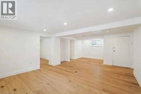 135 Deane Avenue Oakville ON L6K 1N2