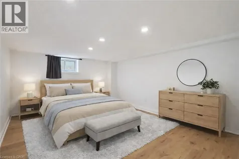 135 Deane Avenue Oakville ON L6K 1N2