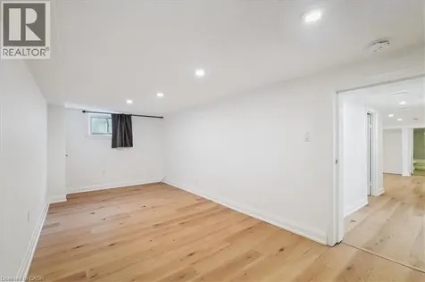 135 Deane Avenue Oakville ON L6K 1N2