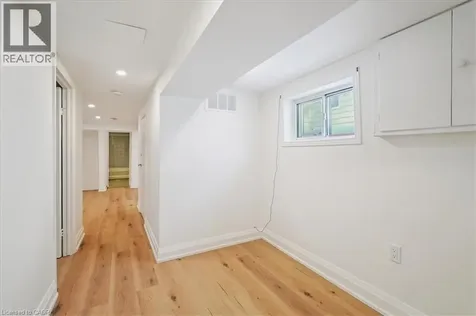 135 Deane Avenue Oakville ON L6K 1N2