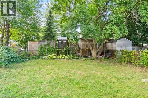 135 Deane Avenue Oakville ON L6K 1N2