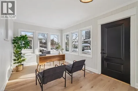 135 Deane Avenue Oakville ON L6K 1N2