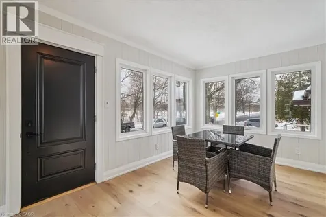135 Deane Avenue Oakville ON L6K 1N2