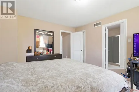 728 Cedar Creek Drive Ottawa ON K1T 0A9