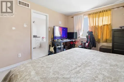 728 Cedar Creek Drive Ottawa ON K1T 0A9