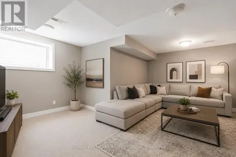 728 Cedar Creek Drive Ottawa ON K1T 0A9