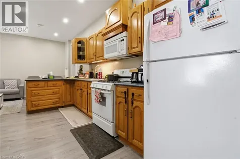 256 Lincoln Street Welland ON L3B 4N1