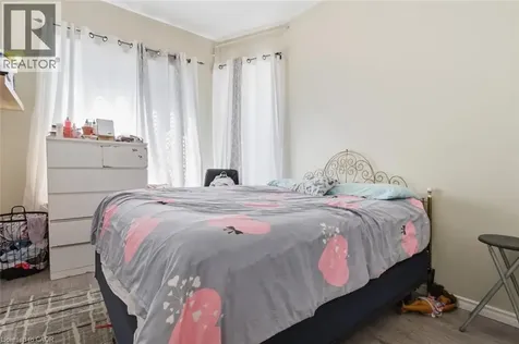 256 Lincoln Street Welland ON L3B 4N1