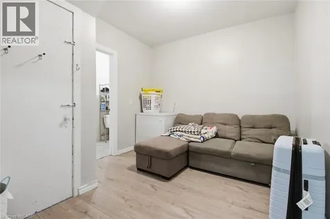 256 Lincoln Street Welland ON L3B 4N1