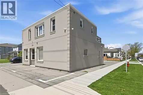 256 Lincoln Street Welland ON L3B 4N1