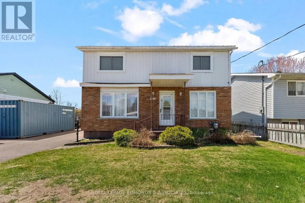 650 Lorne Street West Laurentian Valley ON K8A 6T6