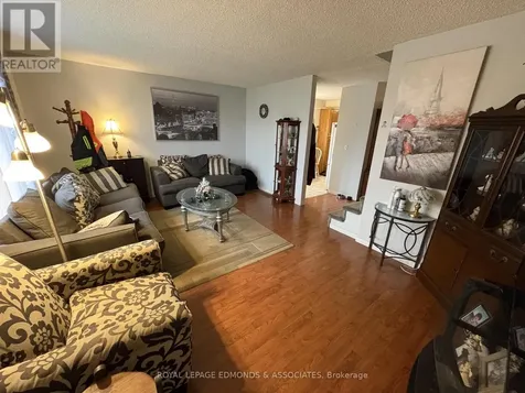 650 Lorne Street West Laurentian Valley ON K8A 6T6