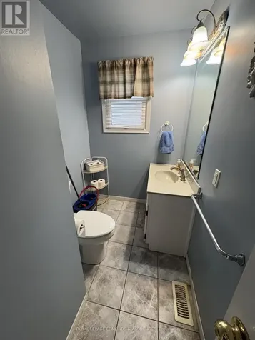 650 Lorne Street West Laurentian Valley ON K8A 6T6
