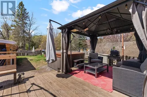 650 Lorne Street West Laurentian Valley ON K8A 6T6