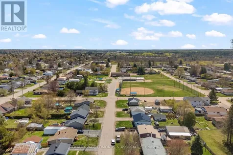 650 Lorne Street West Laurentian Valley ON K8A 6T6