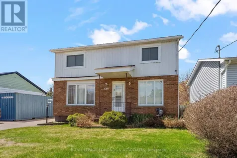 650 Lorne Street West Laurentian Valley ON K8A 6T6