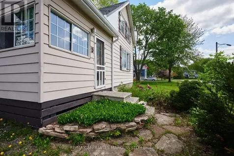 5 Pine Street South Stormont ON K0C 1M0