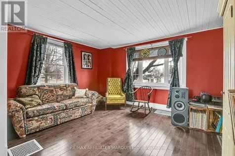 5 Pine Street South Stormont ON K0C 1M0