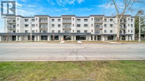 3817 Howard Ave Avenue Windsor ON N9E 0B5