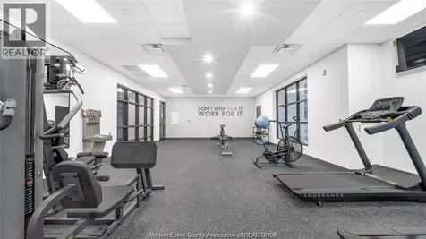 3817 Howard Ave Avenue Windsor ON N9E 0B5