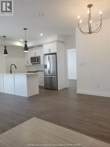 3817 Howard Ave Avenue Windsor ON N9E 0B5