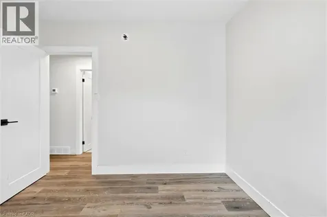 16 Ronaldshay Avenue Hamilton ON L9A 3B1