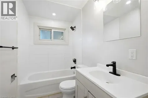 16 Ronaldshay Avenue Hamilton ON L9A 3B1