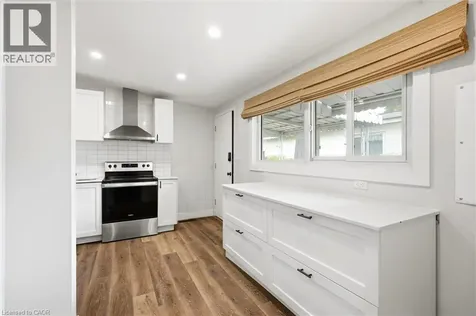 16 Ronaldshay Avenue Hamilton ON L9A 3B1