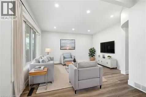 16 Ronaldshay Avenue Hamilton ON L9A 3B1