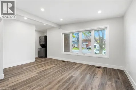 16 Ronaldshay Avenue Hamilton ON L9A 3B1