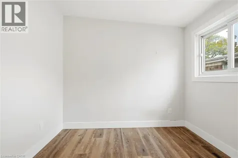 16 Ronaldshay Avenue Hamilton ON L9A 3B1