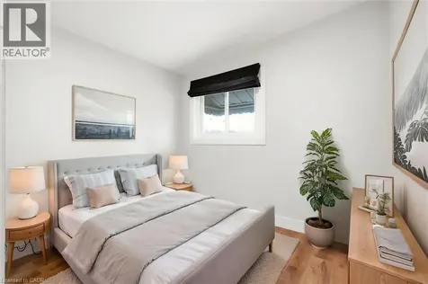 16 Ronaldshay Avenue Hamilton ON L9A 3B1