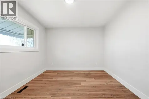 16 Ronaldshay Avenue Hamilton ON L9A 3B1