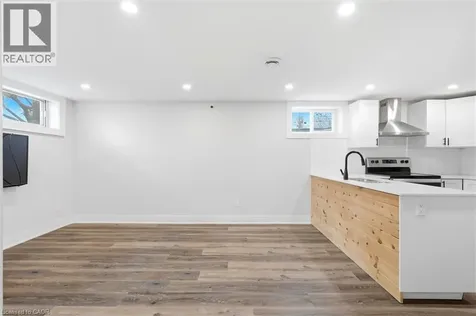 16 Ronaldshay Avenue Hamilton ON L9A 3B1