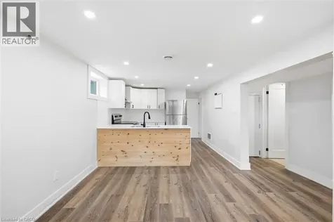 16 Ronaldshay Avenue Hamilton ON L9A 3B1