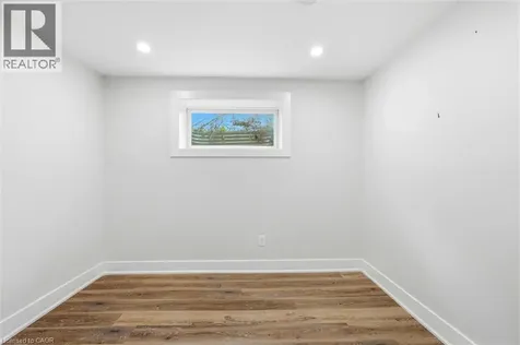 16 Ronaldshay Avenue Hamilton ON L9A 3B1