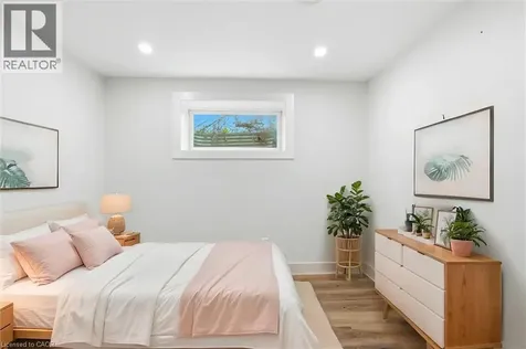 16 Ronaldshay Avenue Hamilton ON L9A 3B1