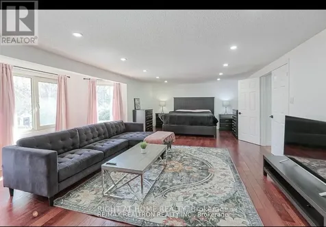236 Mccaffrey Road South Newmarket (glenway Estates) ON L3X 1J3