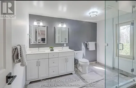 236 Mccaffrey Road South Newmarket (glenway Estates) ON L3X 1J3