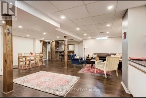 236 Mccaffrey Road South Newmarket (glenway Estates) ON L3X 1J3