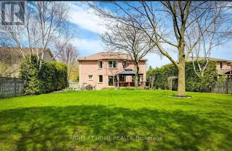236 Mccaffrey Road South Newmarket (glenway Estates) ON L3X 1J3
