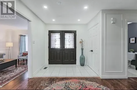 236 Mccaffrey Road South Newmarket (glenway Estates) ON L3X 1J3