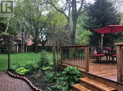 236 Mccaffrey Road South Newmarket (glenway Estates) ON L3X 1J3
