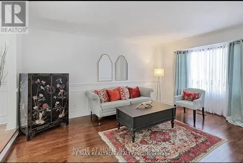 236 Mccaffrey Road South Newmarket (glenway Estates) ON L3X 1J3